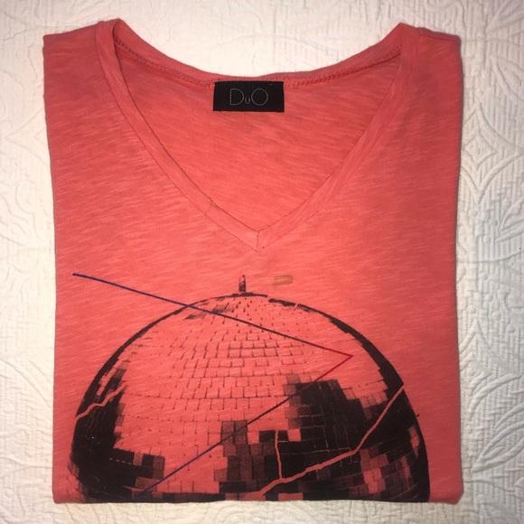 DuO V-Neck Coral Disco Ball Vintage Graphic T-Shirt - Picture 8 of 12